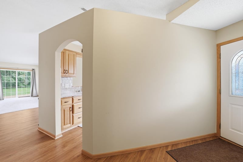 1761 Ojibway Dr, Centerville, MN 55038