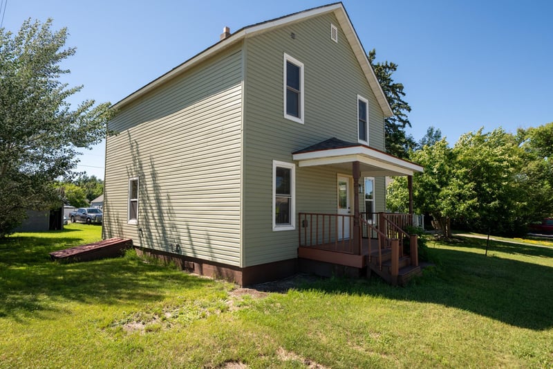 541 5th St SE, Deer River, MN 56636