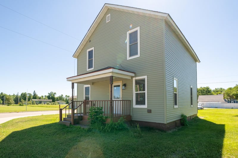 541 5th St SE, Deer River, MN 56636