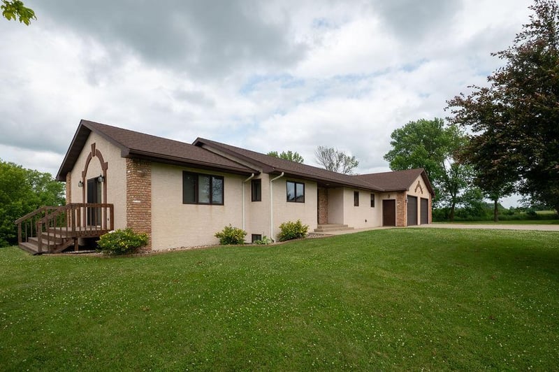 1800 30 St NW, Willmar, MN 56201