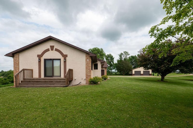 1800 30 St NW, Willmar, MN 56201