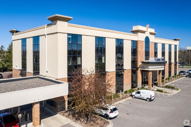 7300 France Ave S, Edina, MN 55435