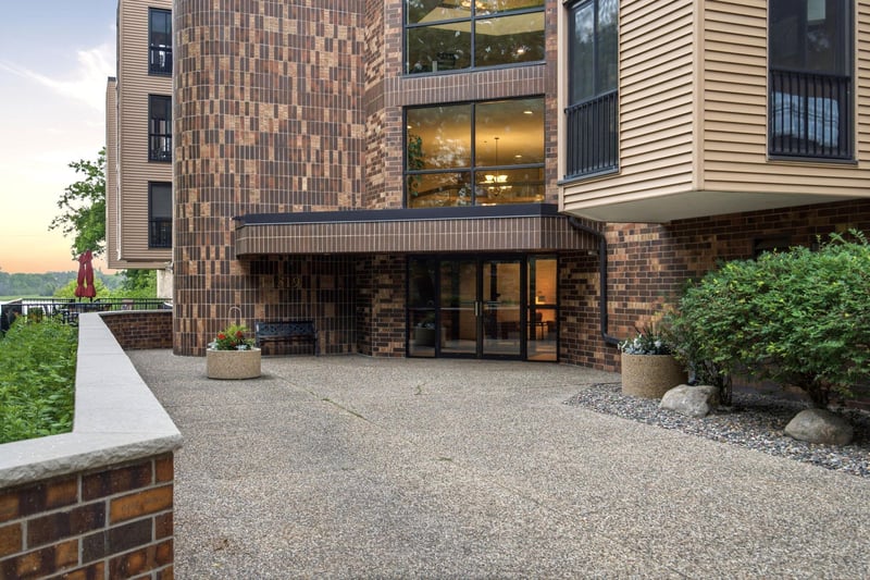 14319 Stewart Ln #207, Minnetonka, MN 55345