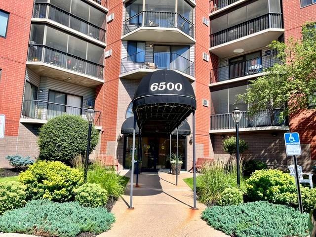 6500 Woodlake Dr #313, Richfield, MN 55423