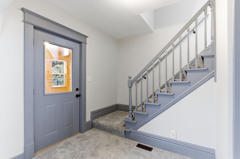 902 Dodd Rd, West Saint Paul, MN 55118