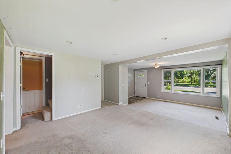 224 W 78th St, Chanhassen, MN 55317