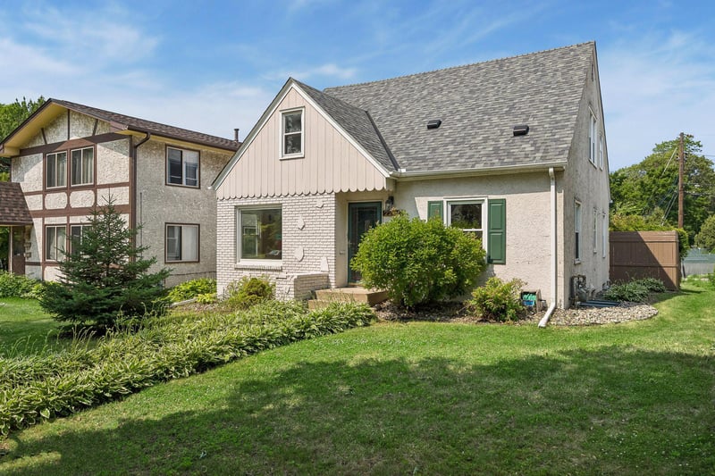 2206 Arthur St NE, Minneapolis, MN 55418