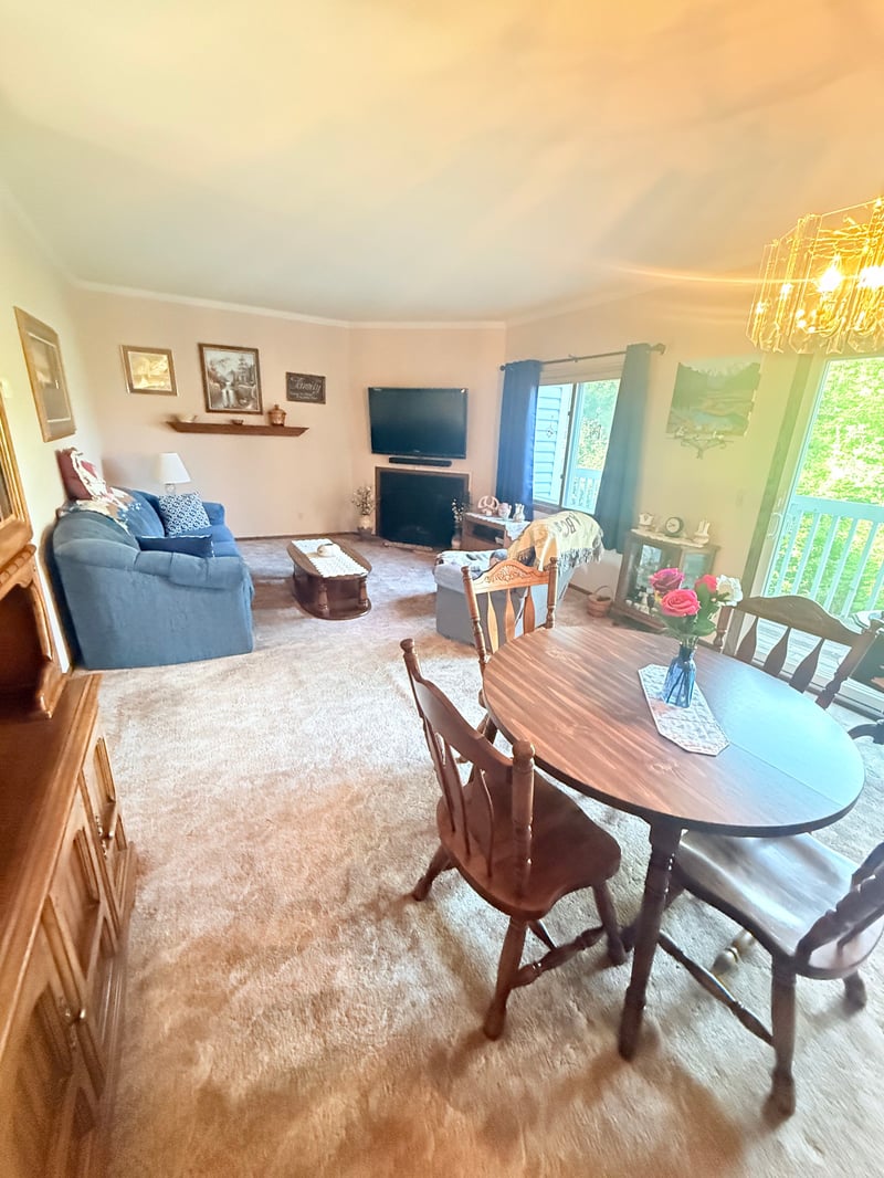 2224 Tower Ct, Woodbury, MN 55125