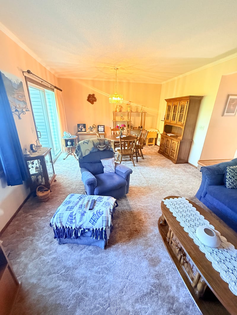 2224 Tower Ct, Woodbury, MN 55125