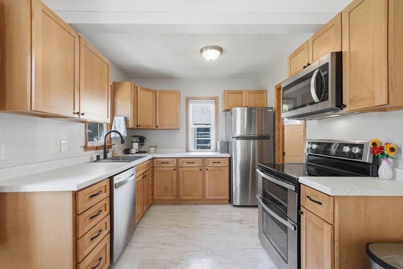 1953 Nebraska Ave E, Saint Paul, MN 55119