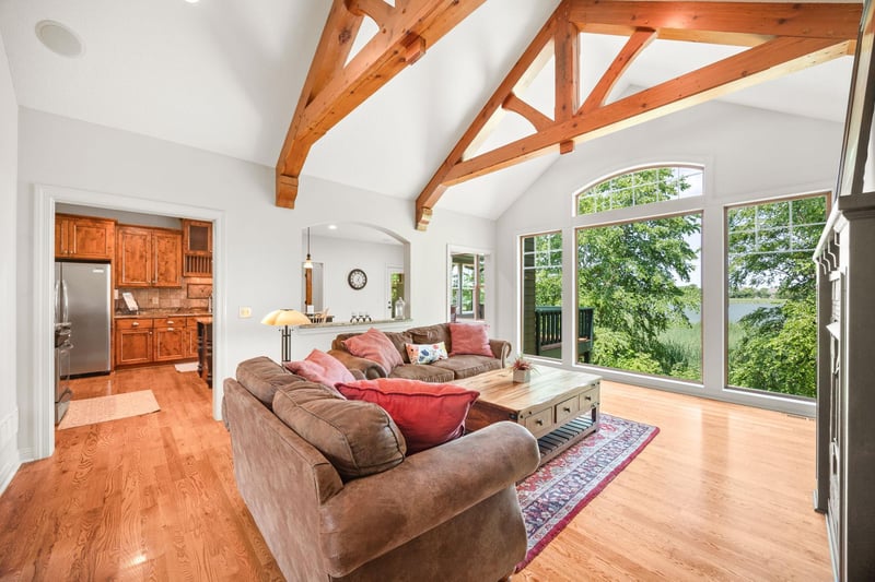 11668 E Laketowne Dr, Albertville, MN 55301