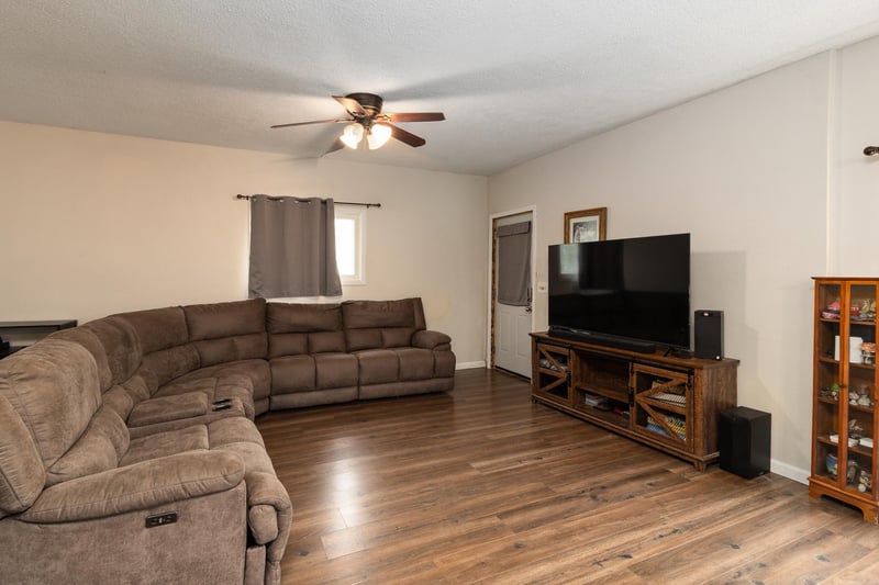 422 E 221st St, Clearwater, MN 55320