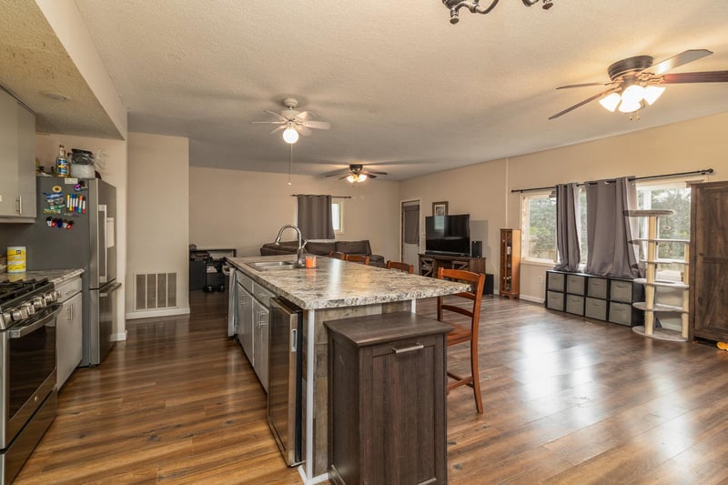 422 E 221st St, Clearwater, MN 55320
