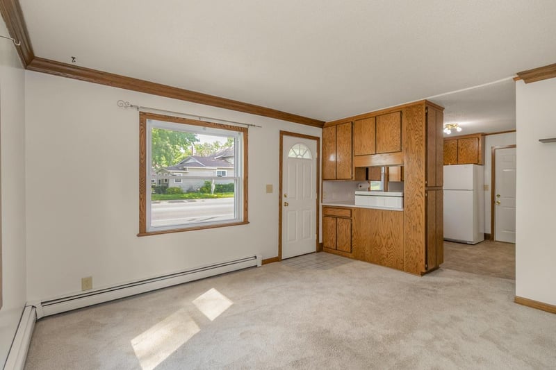 404 2nd St W, Jordan, MN 55352