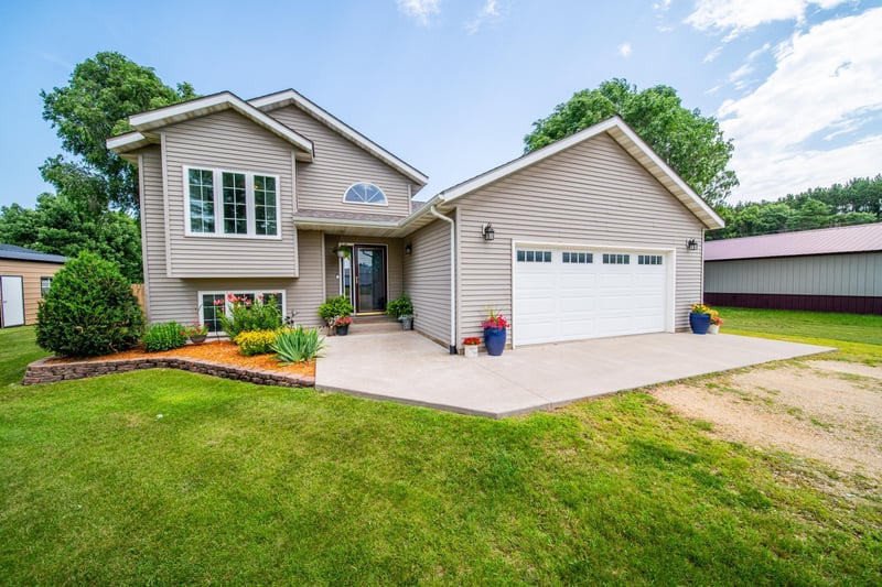 15078 669th St, Wabasha, MN 55981