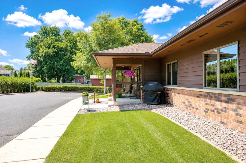 826 4th Ave NE, Waseca, MN 56093