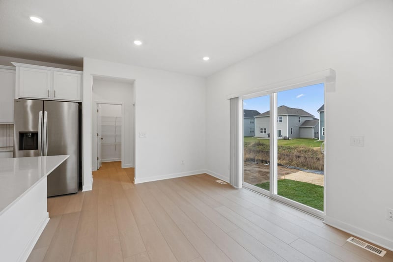 18318 Gladiator Dr, Lakeville, MN 55044