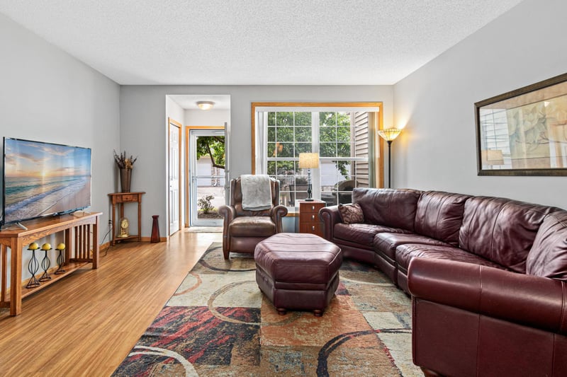 1947 Bluestem Ln, Shoreview, MN 55126