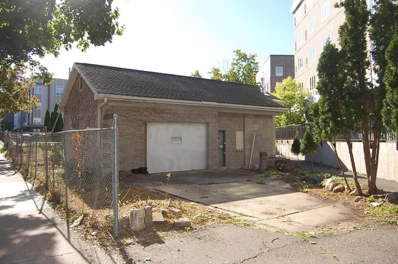 2530 Essex St SE, Minneapolis, MN 55414