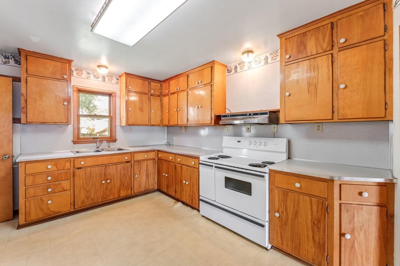 518 High Forest St, Winona, MN 55987