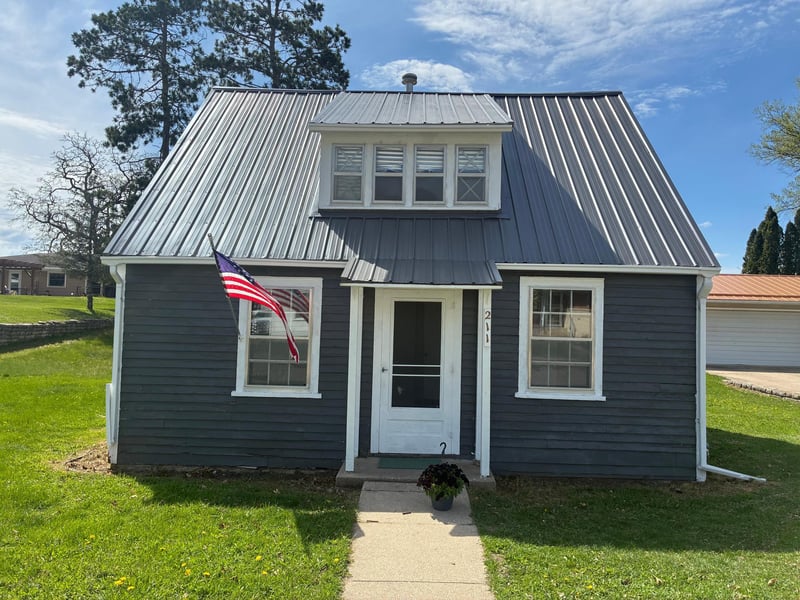 211 N Green St, Rushford, MN 55971