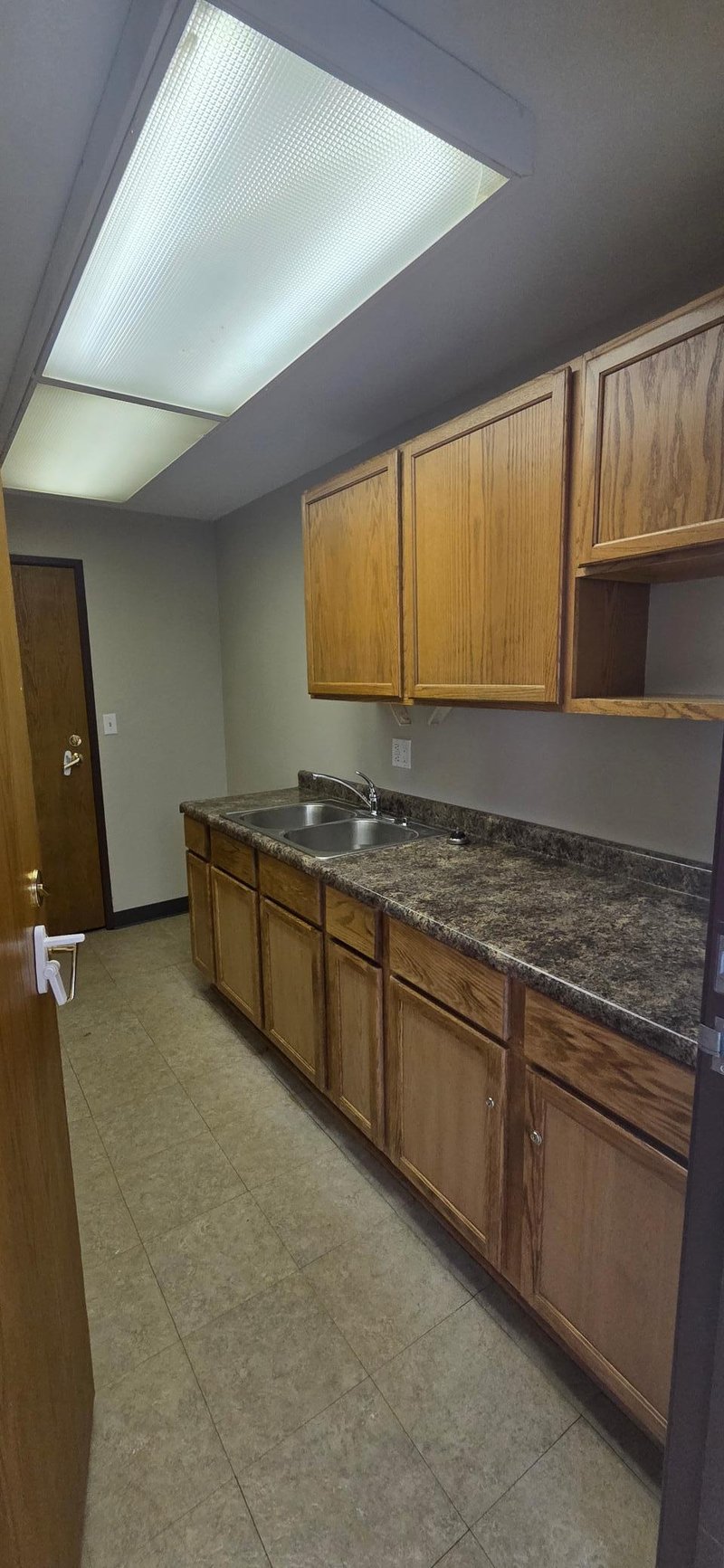 330 4th St SW #104, Willmar, MN 56201