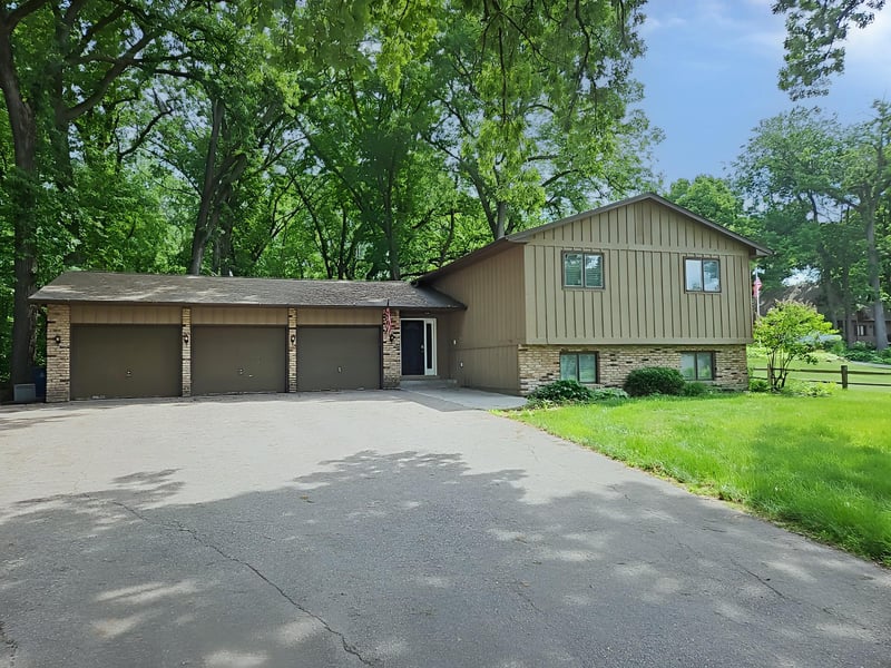 5940 Otter View Trl, White Bear Lake, MN 55110