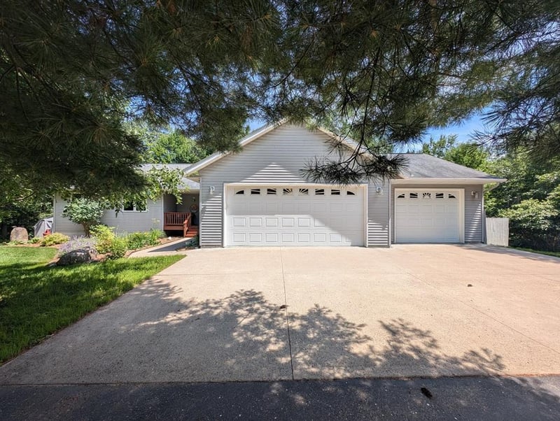 29756 Red Pine Dr, Breezy Point, MN 56472