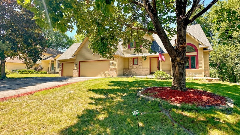 5440 Riverwood Ln, Savage, MN 55378