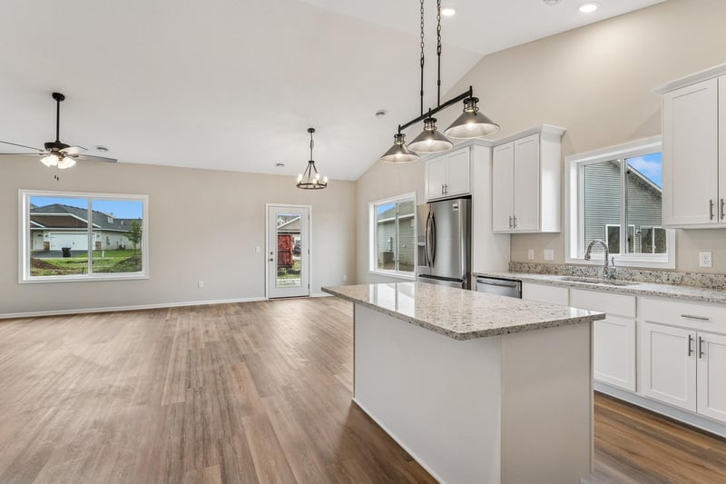 4905 Evergreen Dr N, Hugo, MN 55038