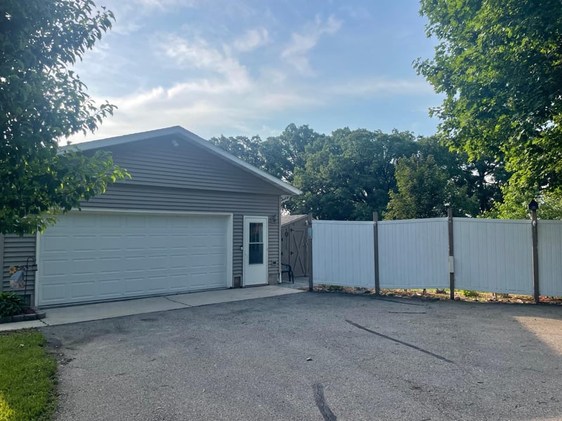 3925 8th St NE, Willmar, MN 56201