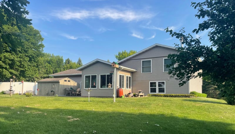 3925 8th St NE, Willmar, MN 56201