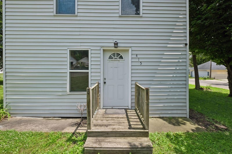 415 Francis St, Faribault, MN 55021