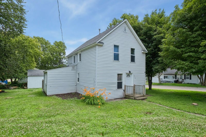 415 Francis St, Faribault, MN 55021