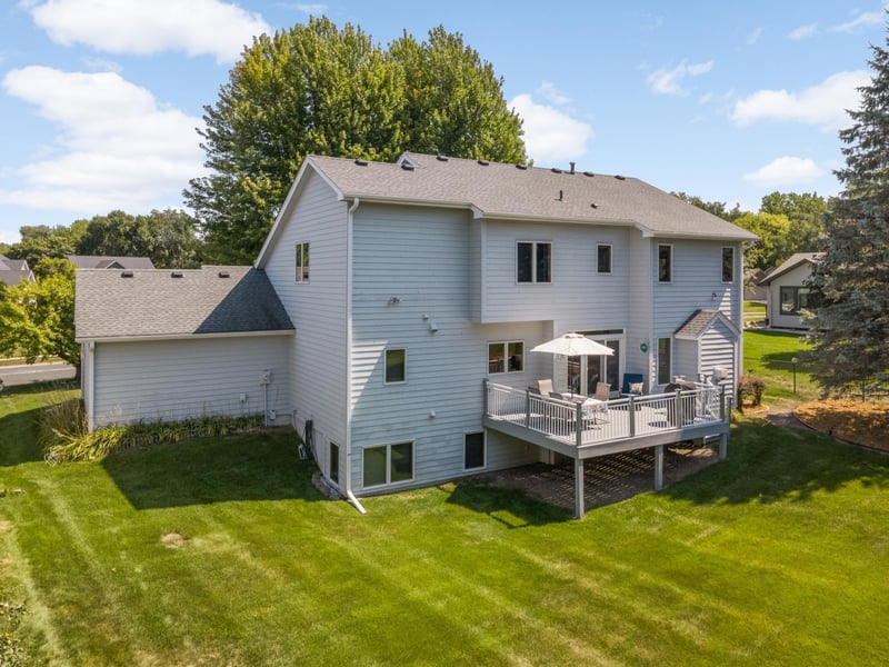 527 Hackmore Dr, Eagan, MN 55123