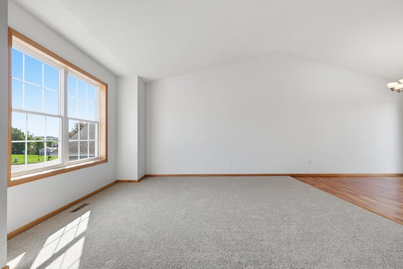 1114 Hidden Creek Blvd, Mayer, MN 55360