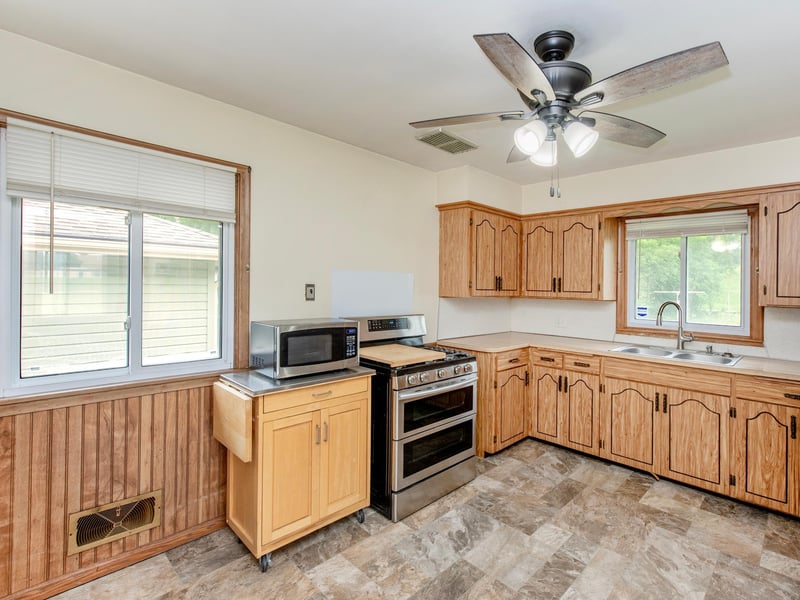 559 18th Ave N, South Saint Paul, MN 55075