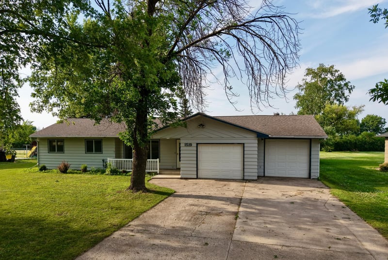 1519 6th Ave, Mountain Lake, MN 56159