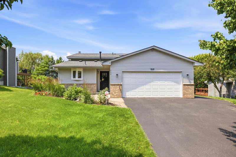 6799 Sunnyslope Dr N, Maple Grove, MN 55311