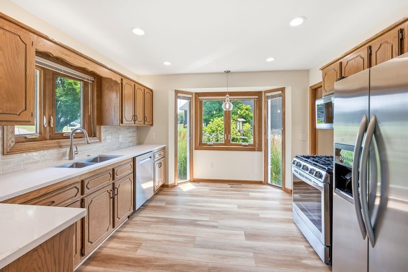 6799 Sunnyslope Dr N, Maple Grove, MN 55311