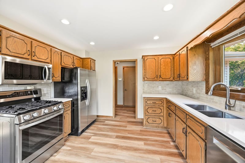 6799 Sunnyslope Dr N, Maple Grove, MN 55311