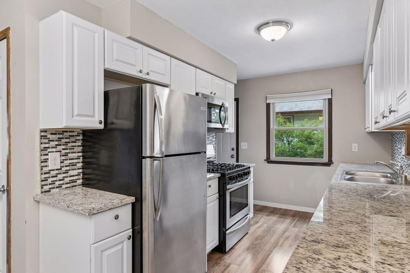 1849 Barry Dr, Newport, MN 55055
