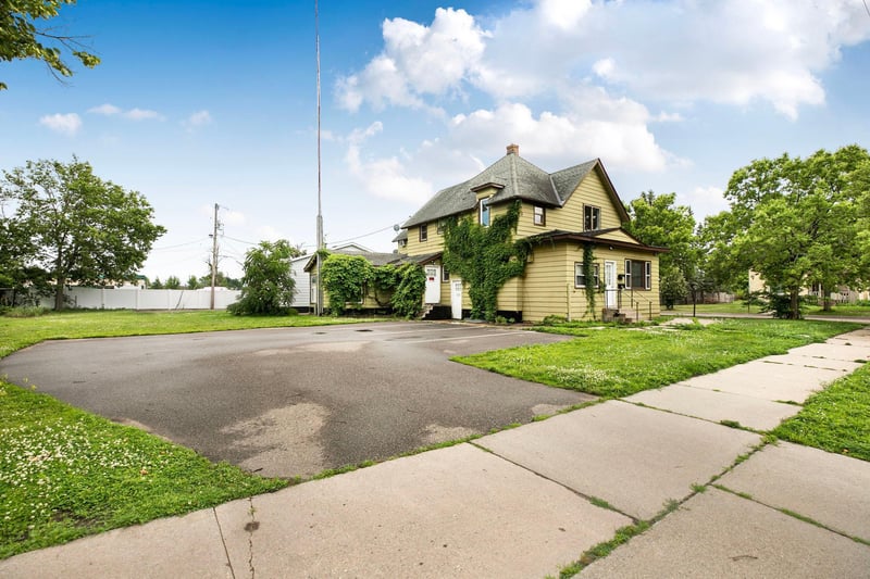 1324 1st St N, Saint Cloud, MN 56303