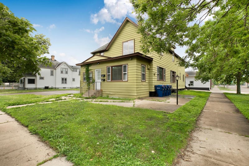 1324 1st St N, Saint Cloud, MN 56303
