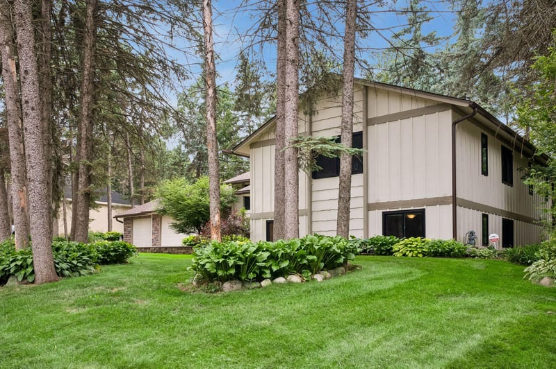 1148 Kenilworth Dr, Woodbury, MN 55125