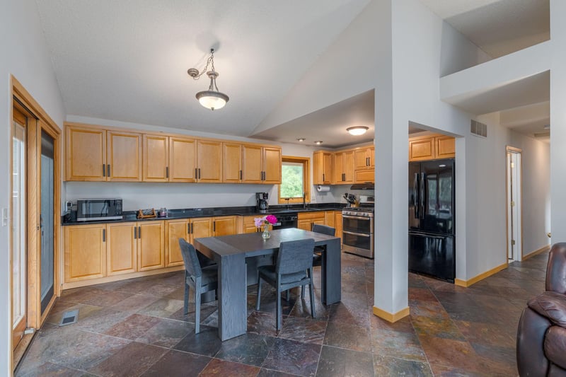 2840 Mayflower Ave, Minnetonka, MN 55305