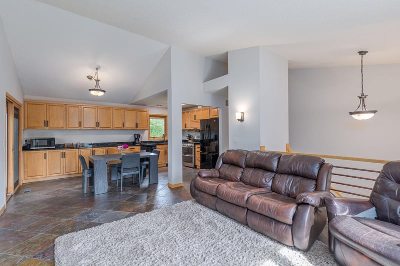 2840 Mayflower Ave, Minnetonka, MN 55305
