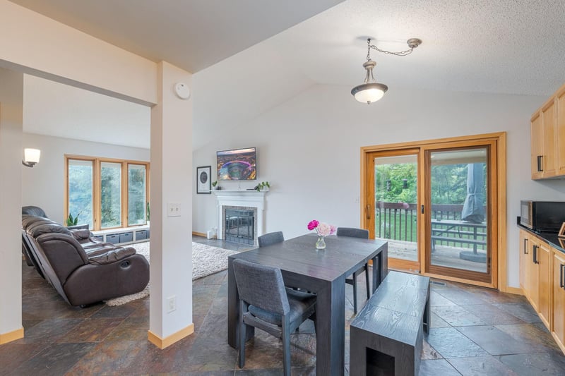 2840 Mayflower Ave, Minnetonka, MN 55305