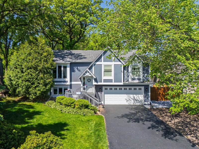 2840 Mayflower Ave, Minnetonka, MN 55305