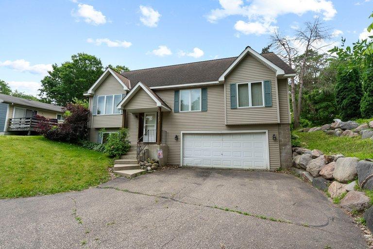 5867 Bartlett Blvd, Mound, MN 55364